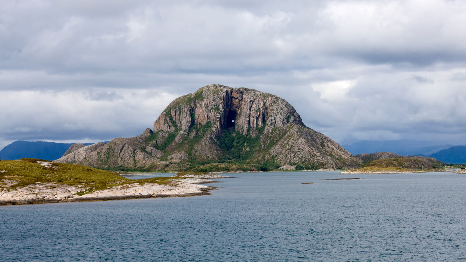 Torghatten i Brønnøysund