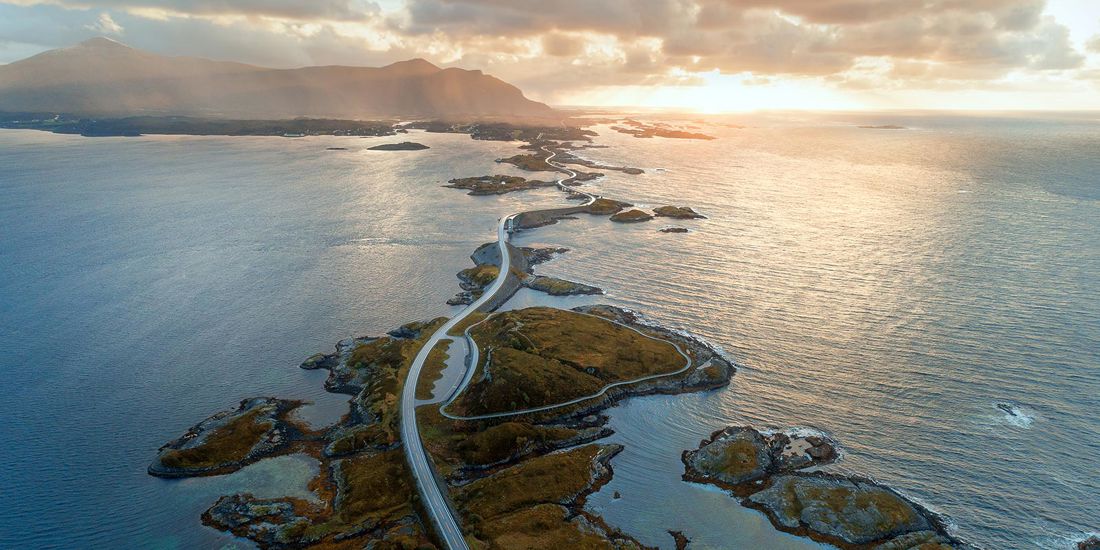 Den fantastiske Atlanterhavsveien sett ovenifra