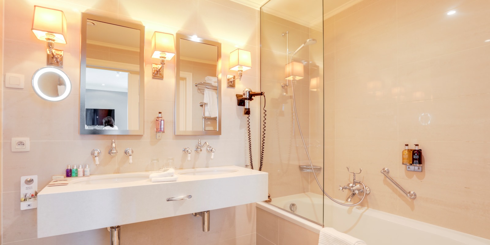 Bad i royal suite på Stanhope Hotel