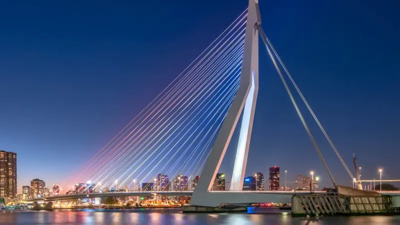 Erasmusboren i Rotterdam - byens ikon som bør oppleves.