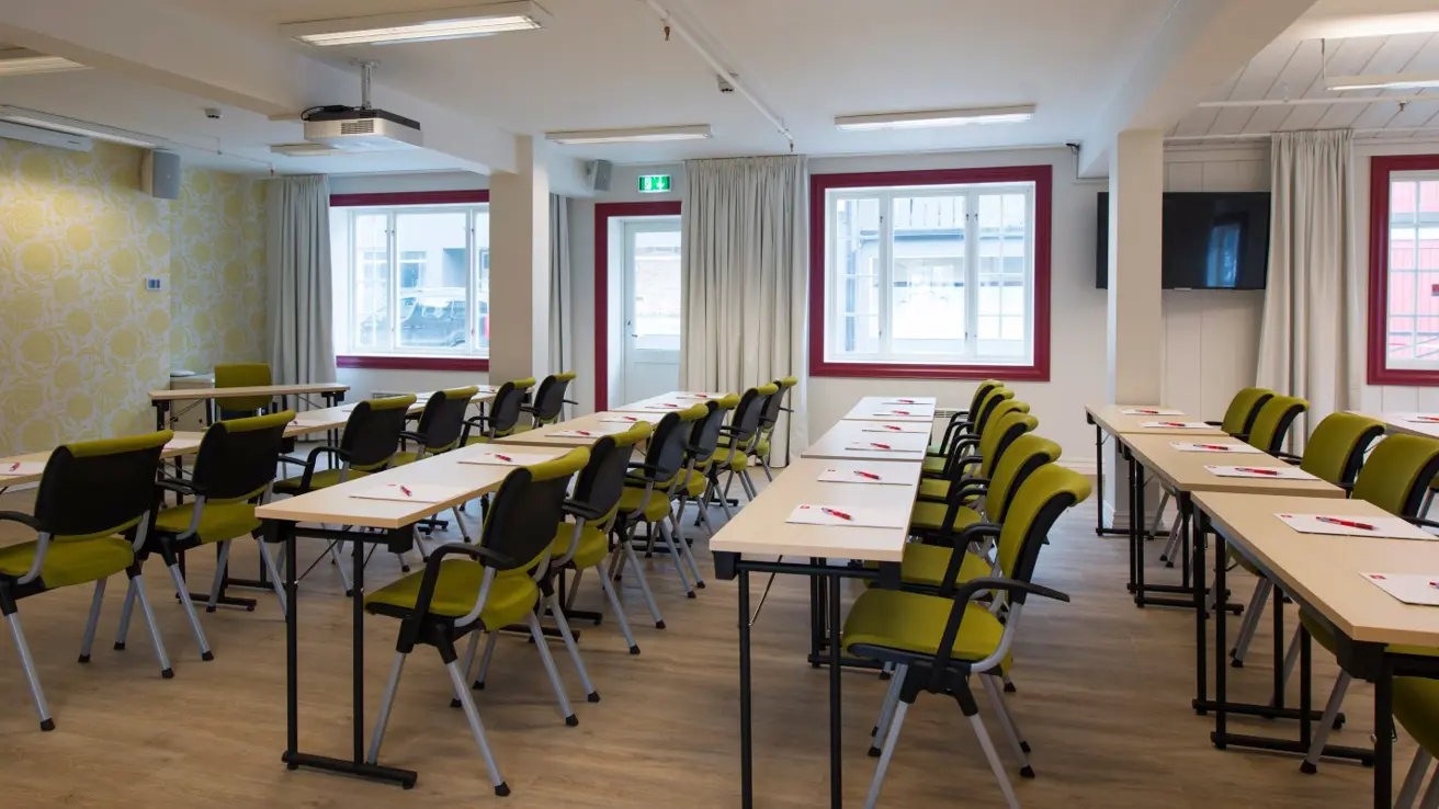 Konferanselokale med plass opptil 100 personer