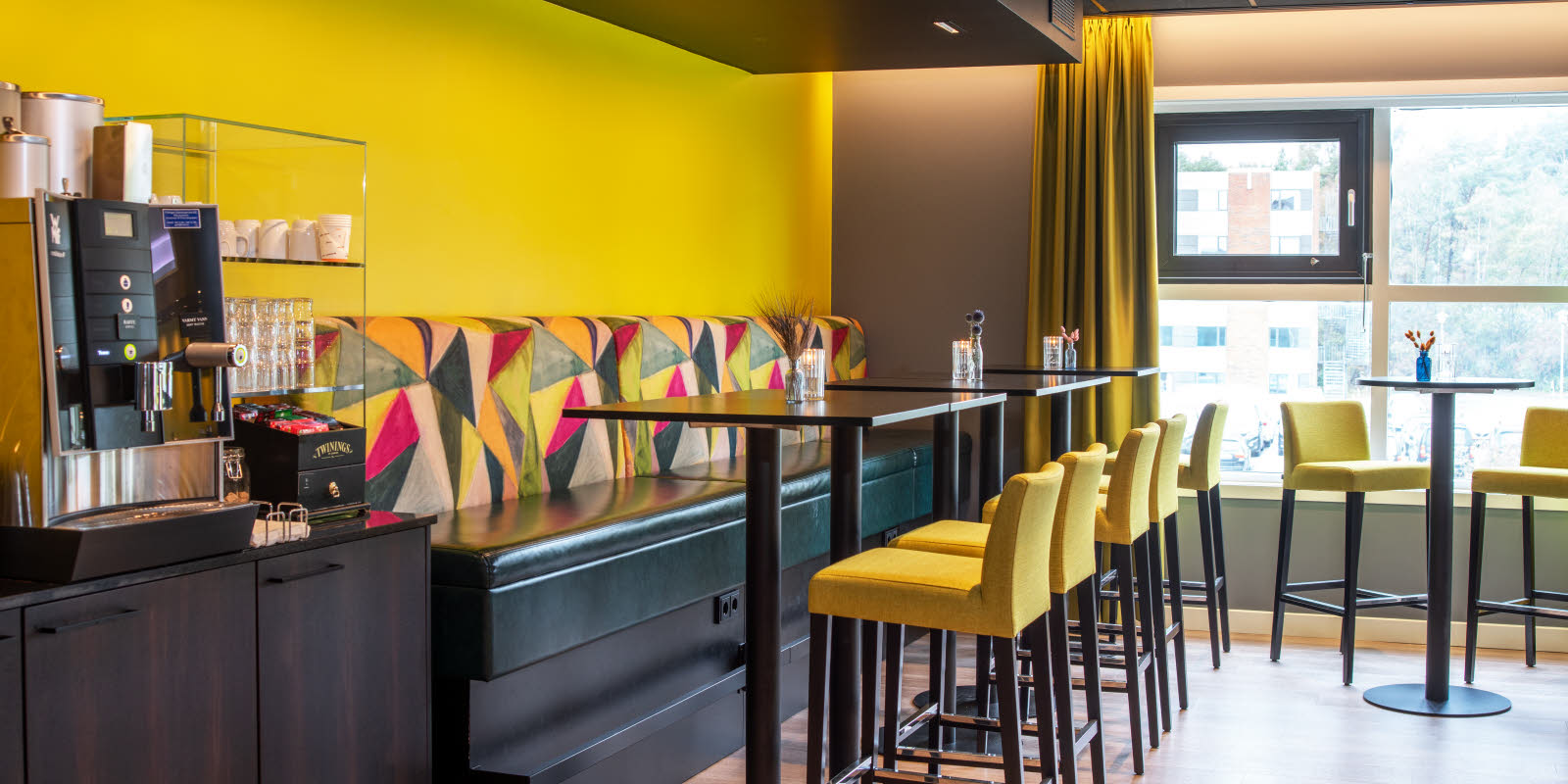 Thon Hotel Bergen Airport Lobby