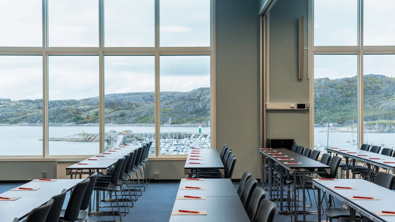 Møterom hos Thon Hotel Nordlys, med sjøutsikt.