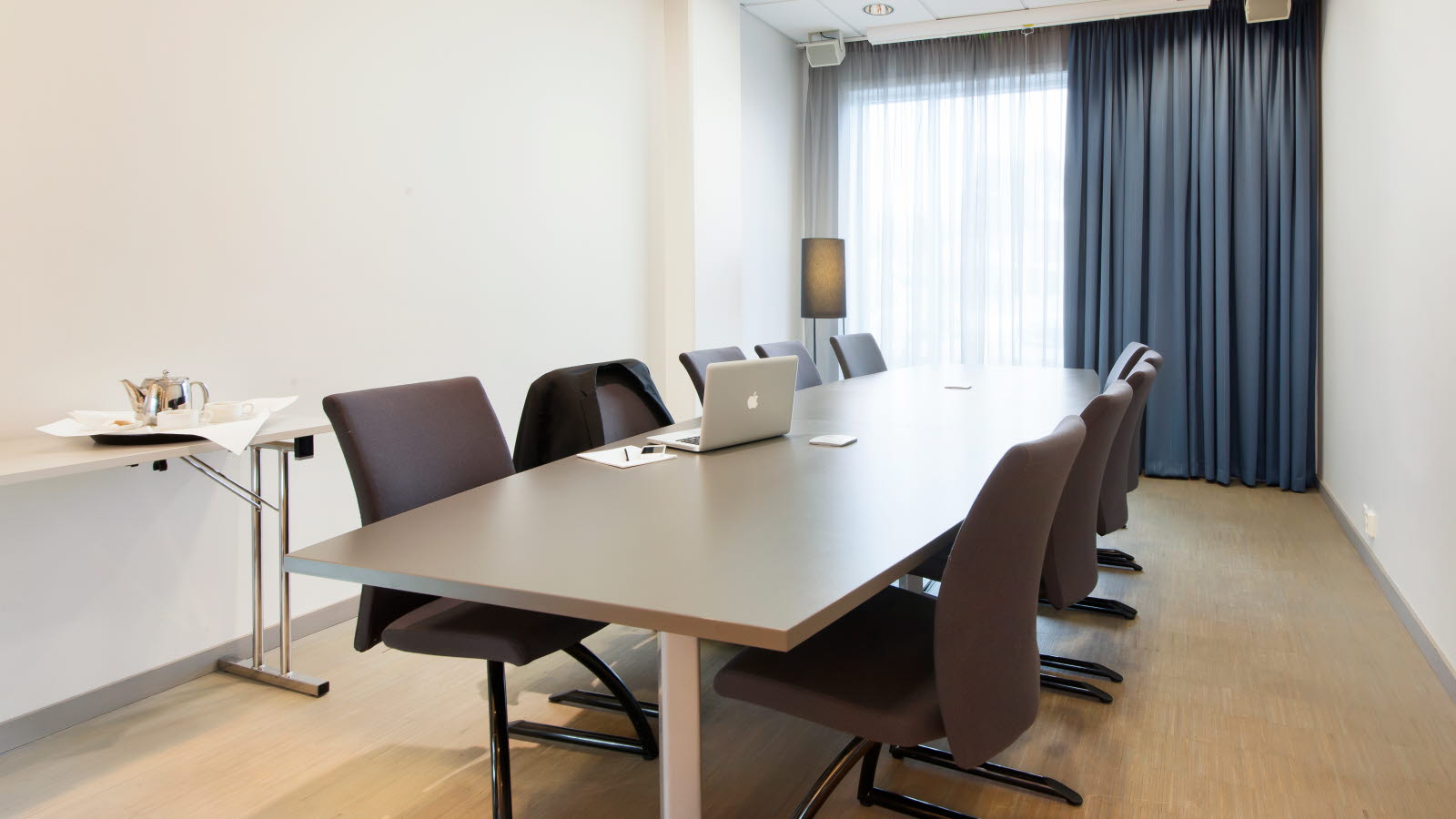 Møterom med styrebord
