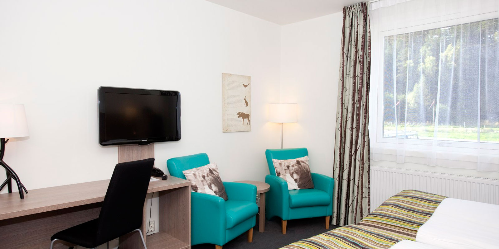 standard room double stoler og skrivebord