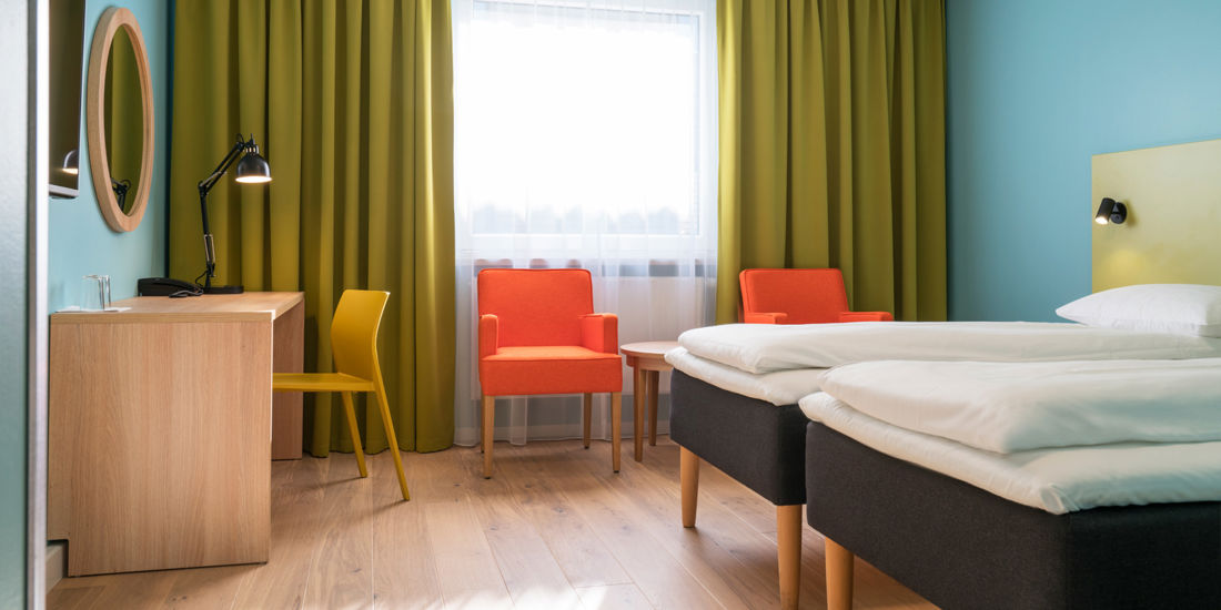 Seng i twinrom på Thon Hotel Gardermoen