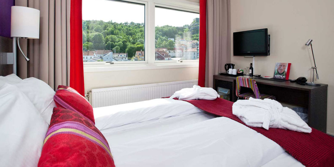 Seng i superior rom på Thon Hotel Halden