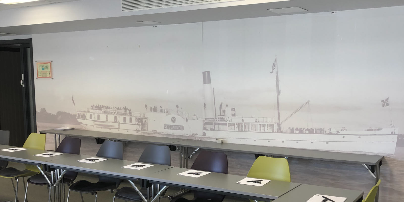 Møterom Skibladner A med U-bord oppsett