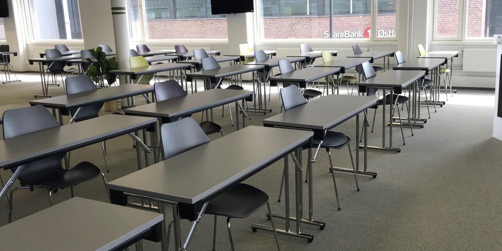 Møterom Skibladner B med klasseromsoppsett