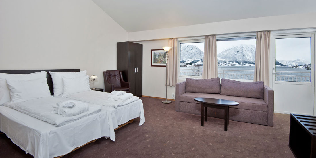 Seng i businessrom på Thon Hotel Jølster