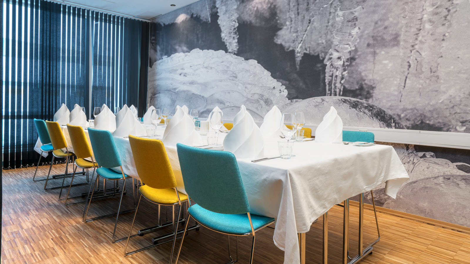 Detaljbilde av penn og notatbok