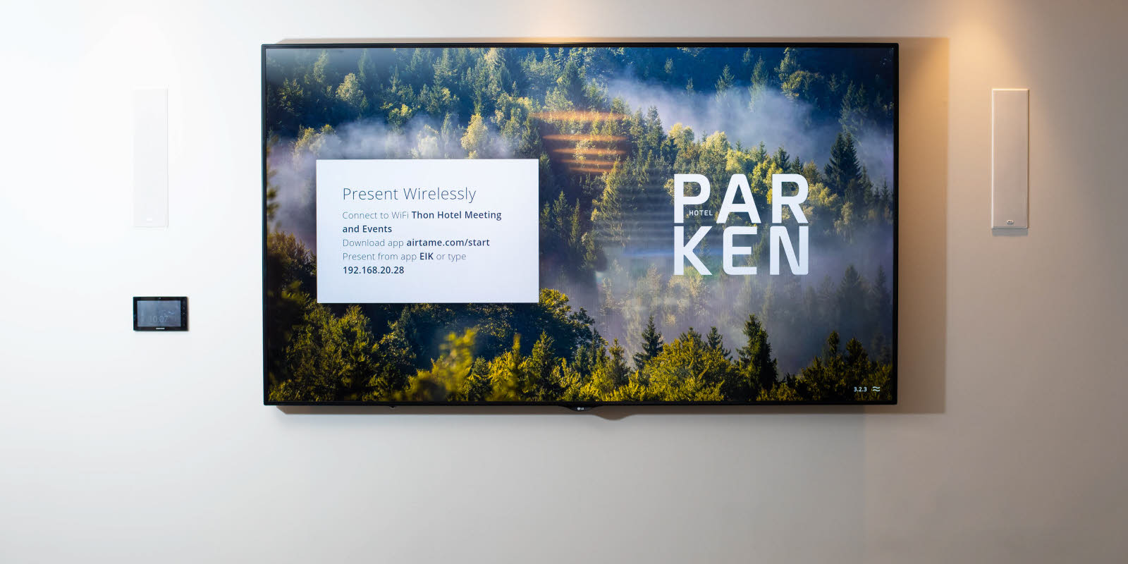 Skjerm på konferanserommet Eik