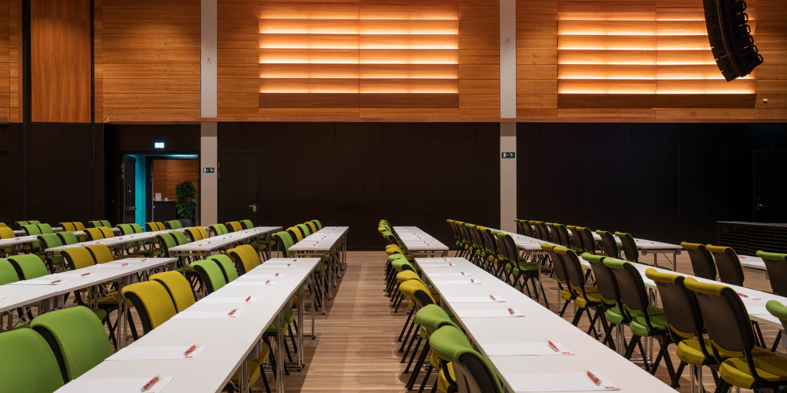 Klasseromsoppsett i Norgessalen på Thon Hotel Arena i Lillestrøm