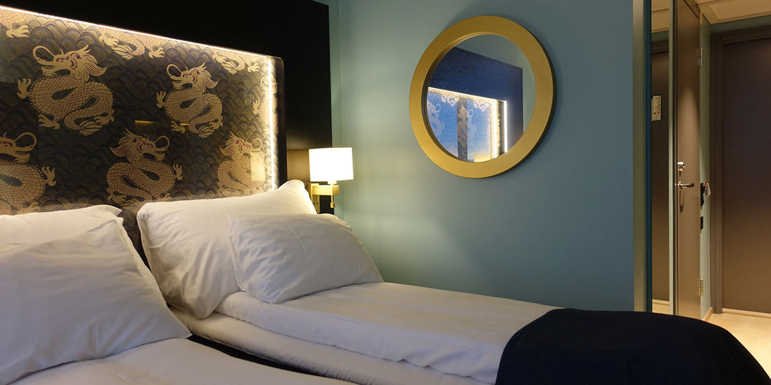 Seng i twinrom på Thon Hotel Lofoten i Svolvær