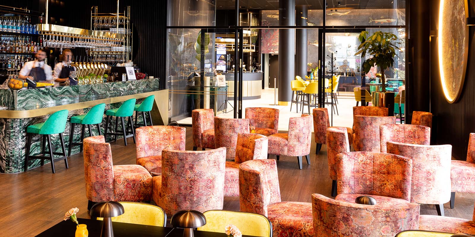 Thon-Hotel-Svolvær-Bar-1600x800-Espen-Mortensen.jpg