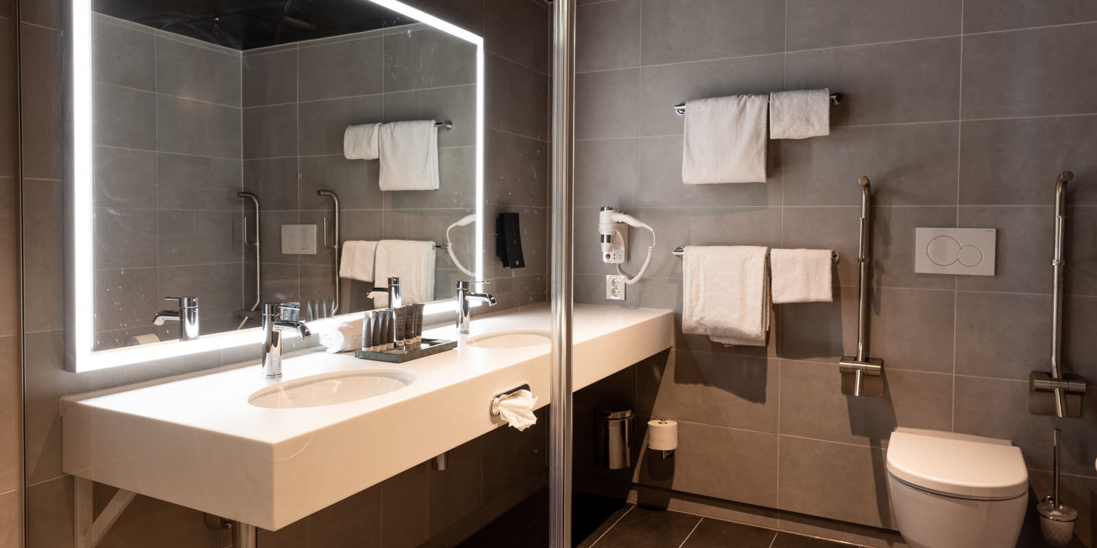 utsnitt av bad p&#xE5; superior handikapvennlig bad p&#xE5; thon hotel svolv&#xE6;r