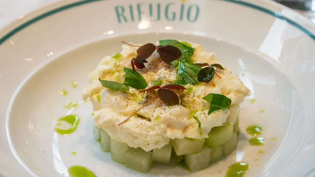 Nærbilde av matrett fra restauranten Rifugio della Nonna på Thon Hotel Snø.