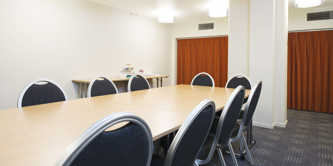 Møterom med plass til 15 personer