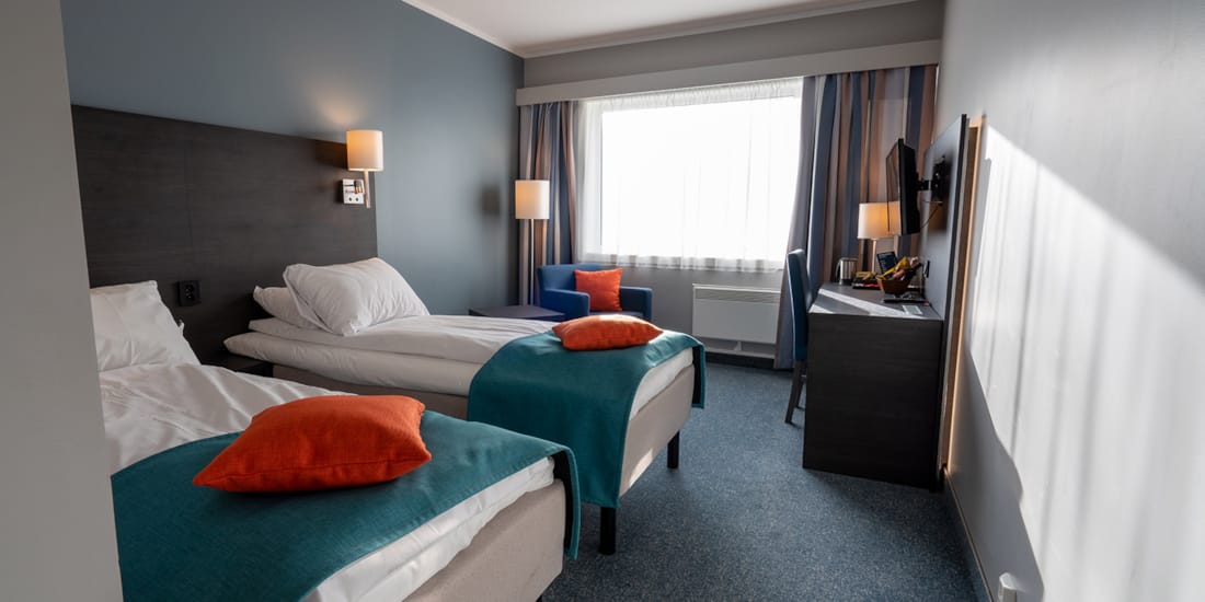 To senger i standard twinrom på Hotel Måløy