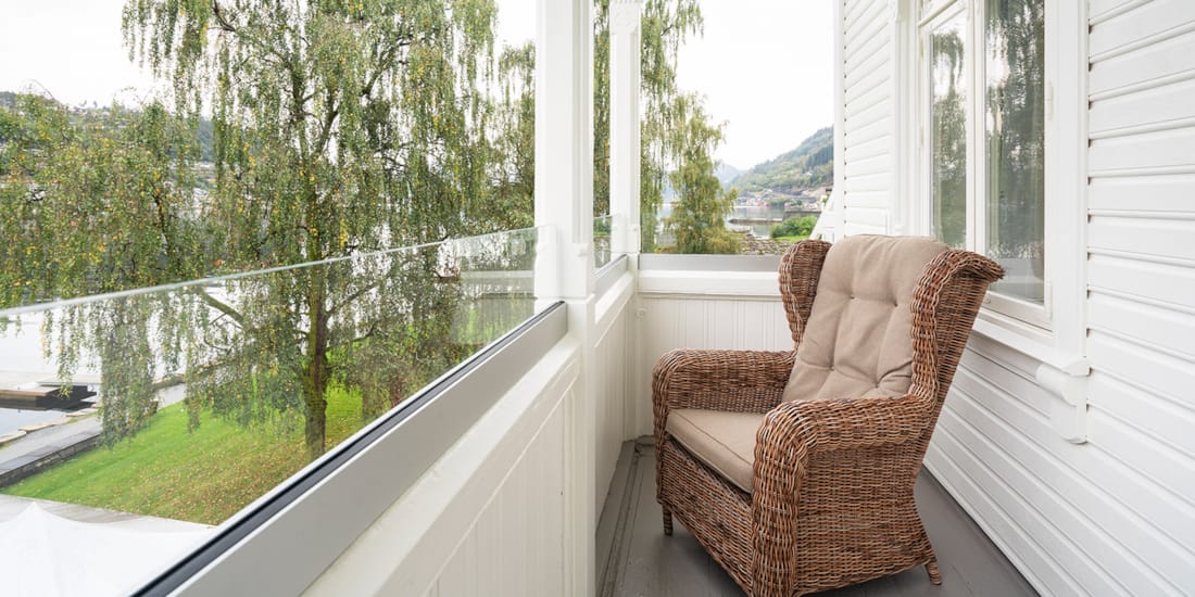 Møblert balkong med nydelig utsikt