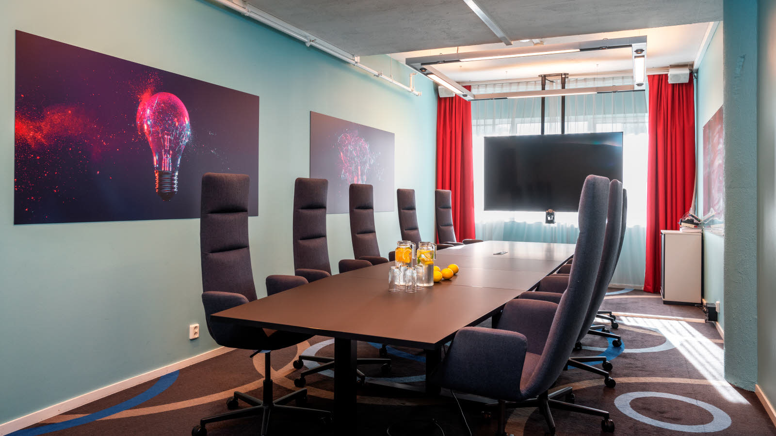 konferanserom veitvet rødtvedt klasseromoppsett