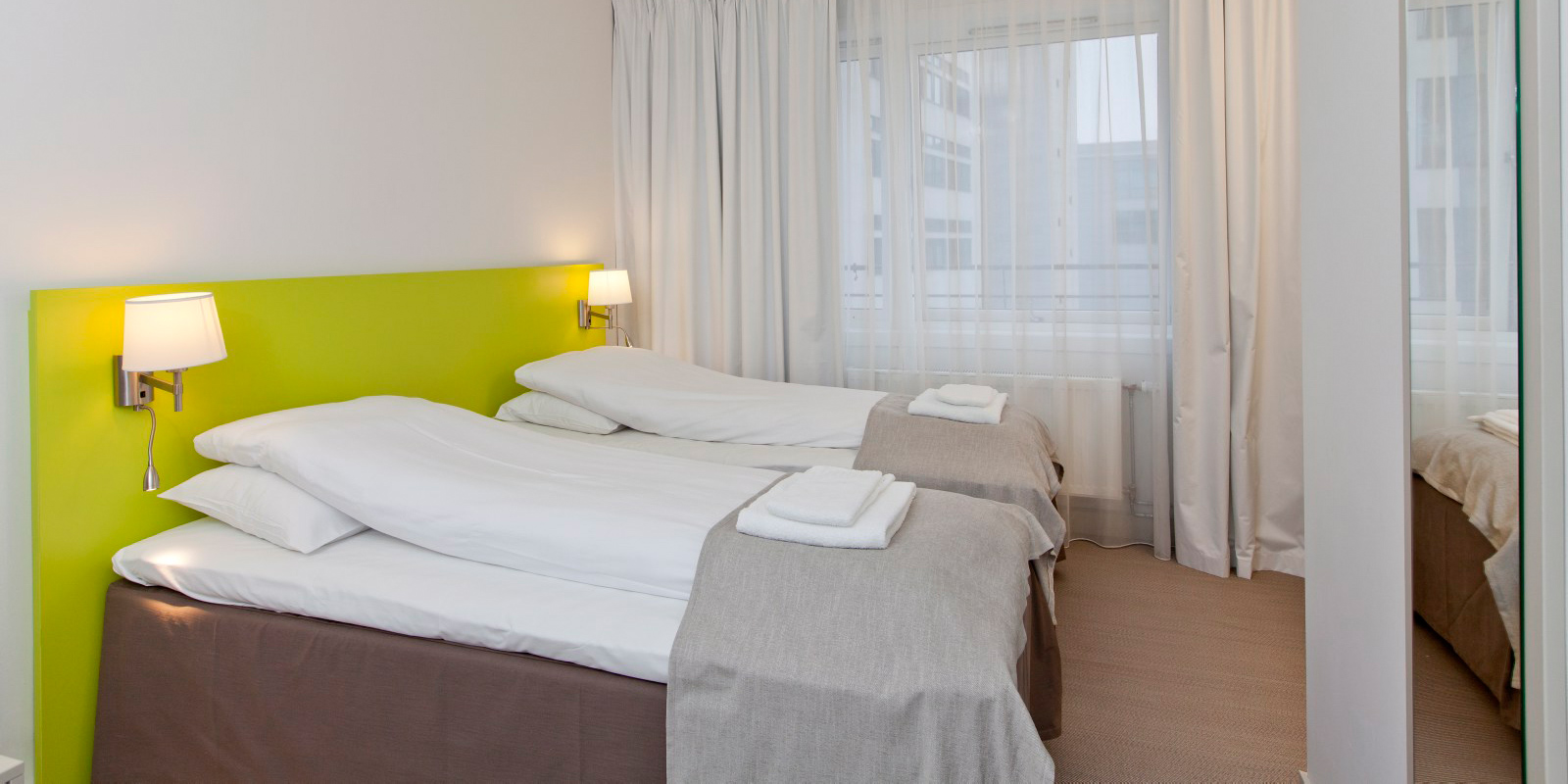 standard room twin dobbeltrom med adskilte enkeltsenger