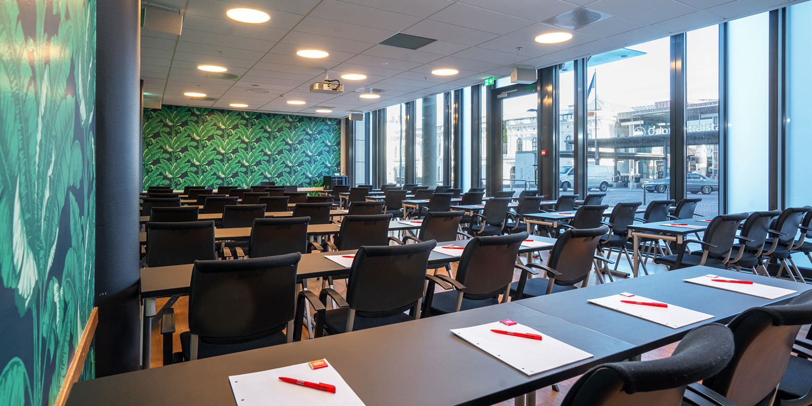 konferanserom la boheme i klasseromoppsett