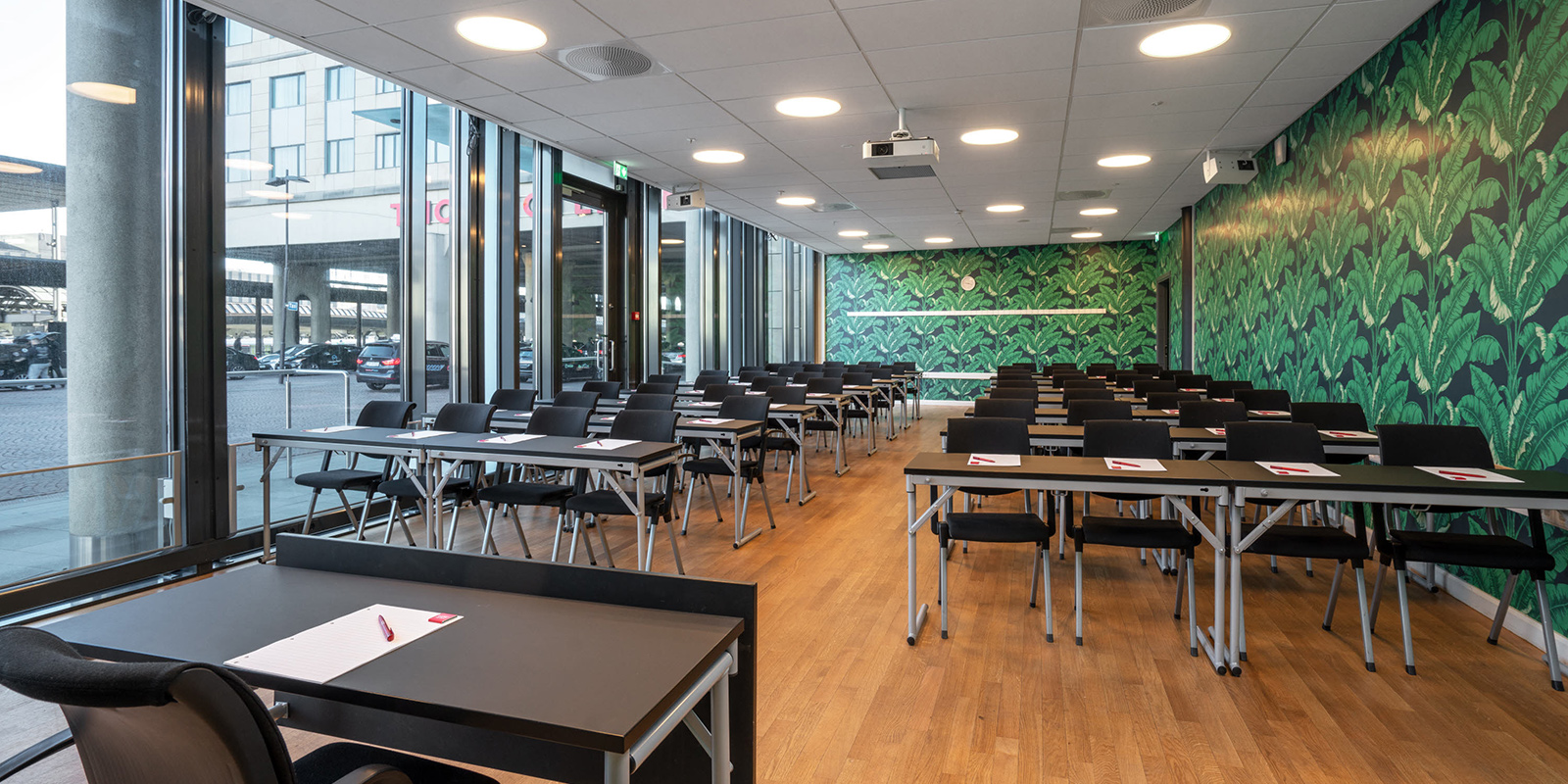 konferanserom la boheme i klasseromoppsett