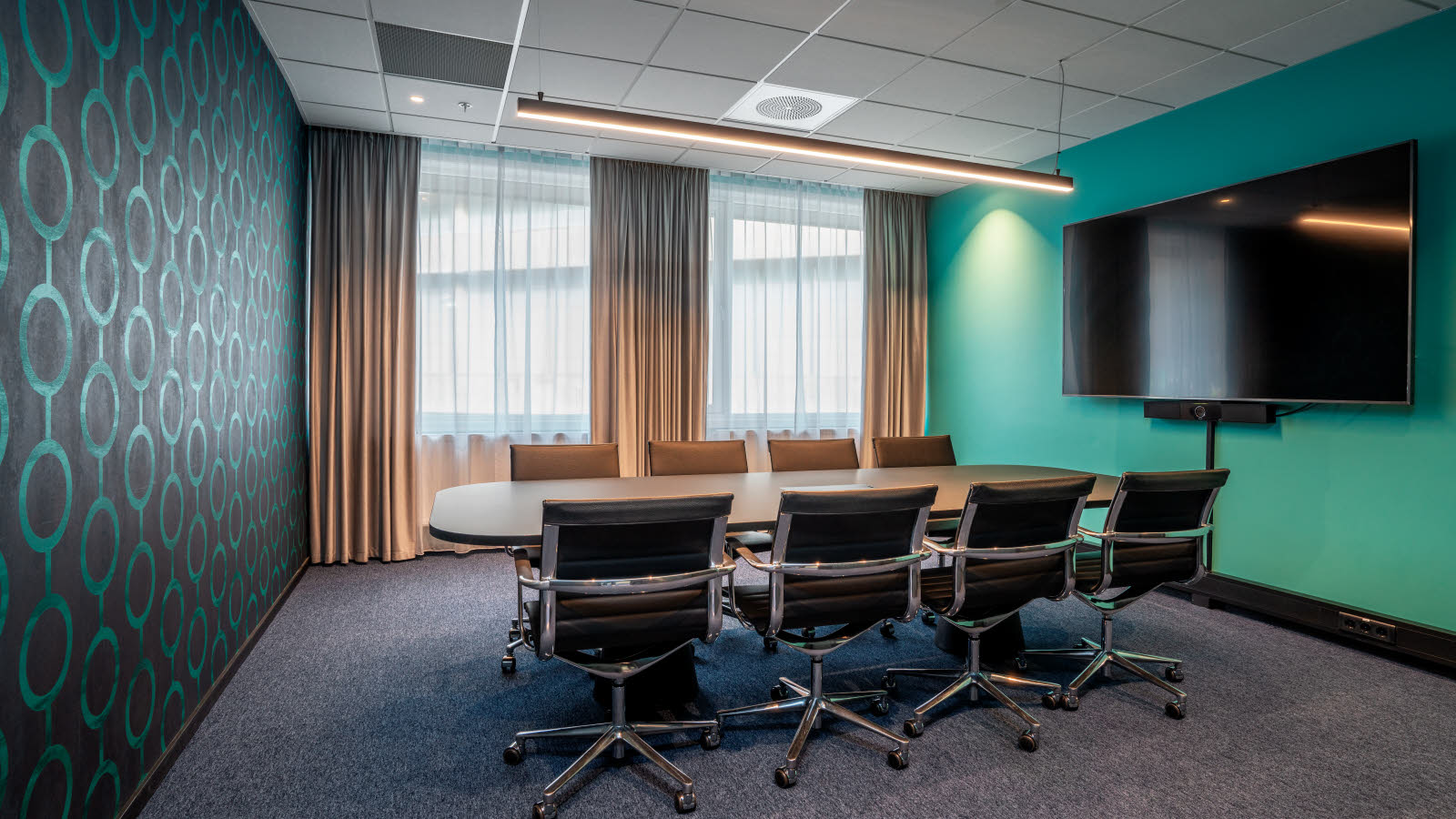 Detaljbilde av Thon Hotels penn og notatblokk