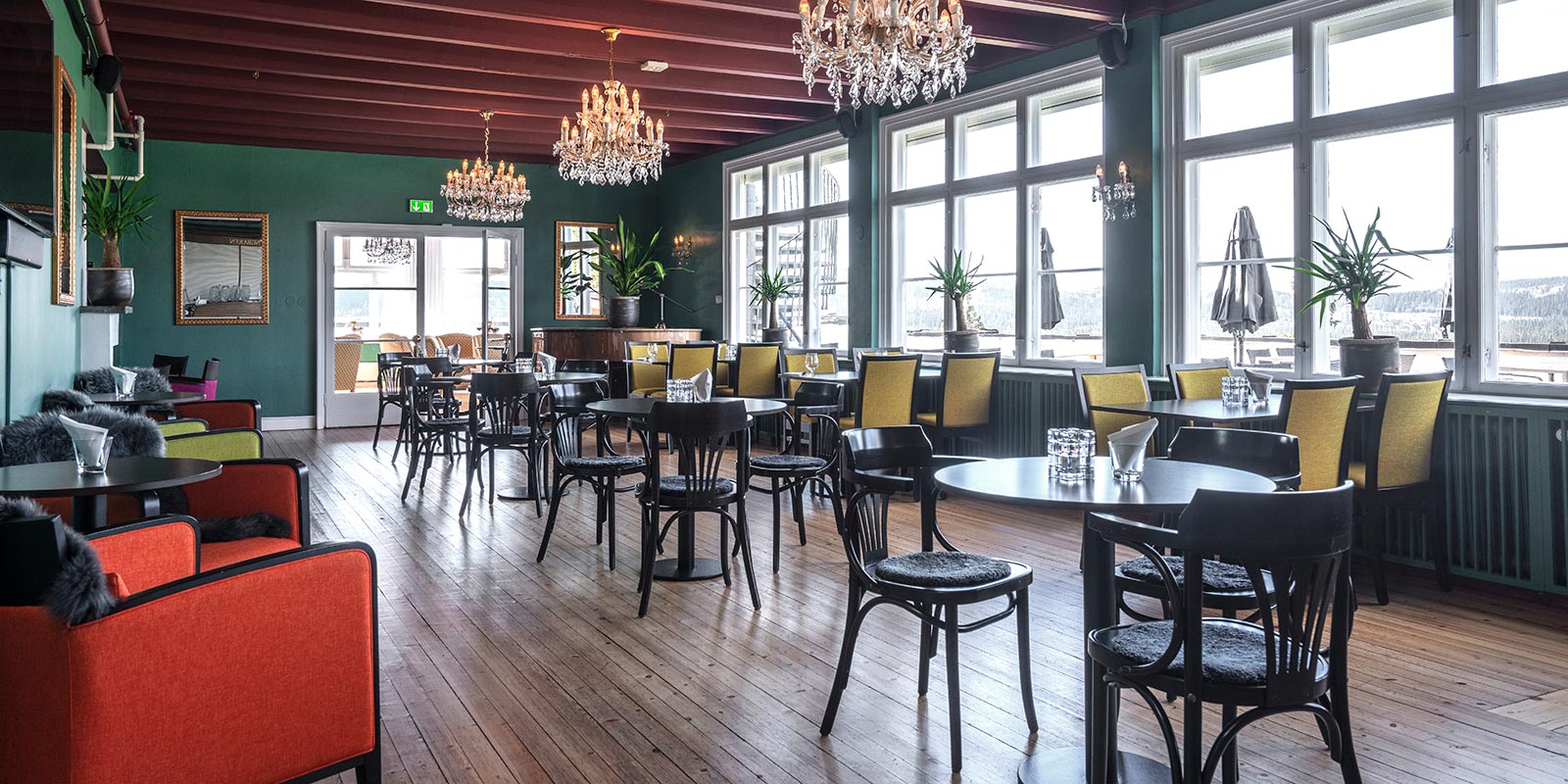 Sitteplasser i salongen på Thon Hotel Skeikampen