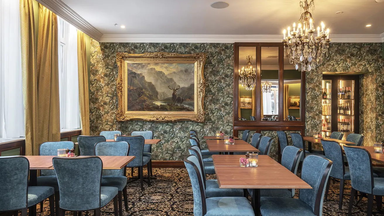Dekkede bord på Brasseriet Madame Blom på Thon Hotel Høyers