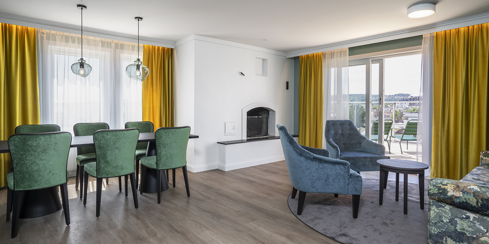 Spistestue, peis og sittegruppe