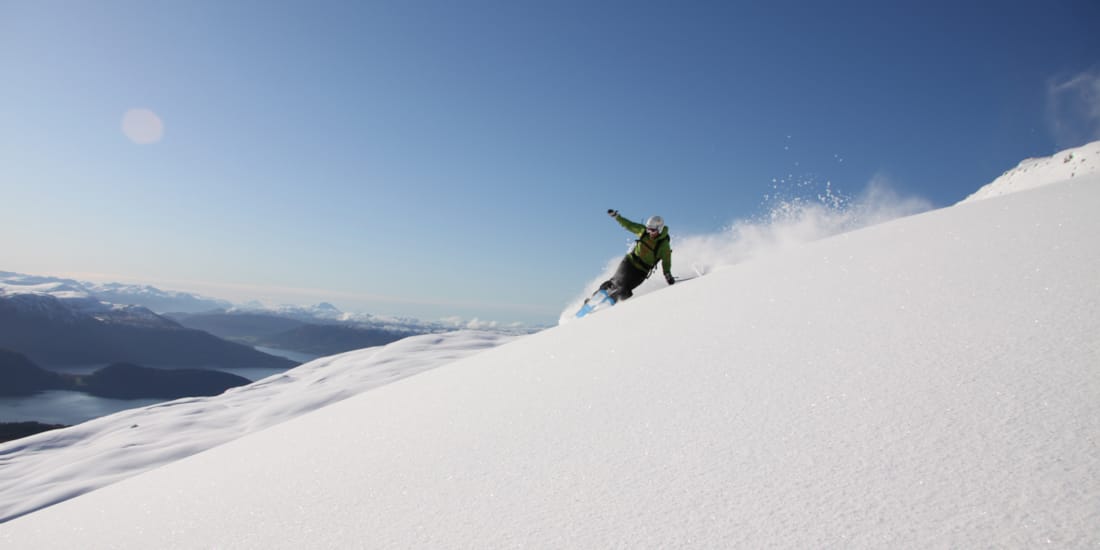 Surnadal skianlegg bilde av snø og alpinkjører