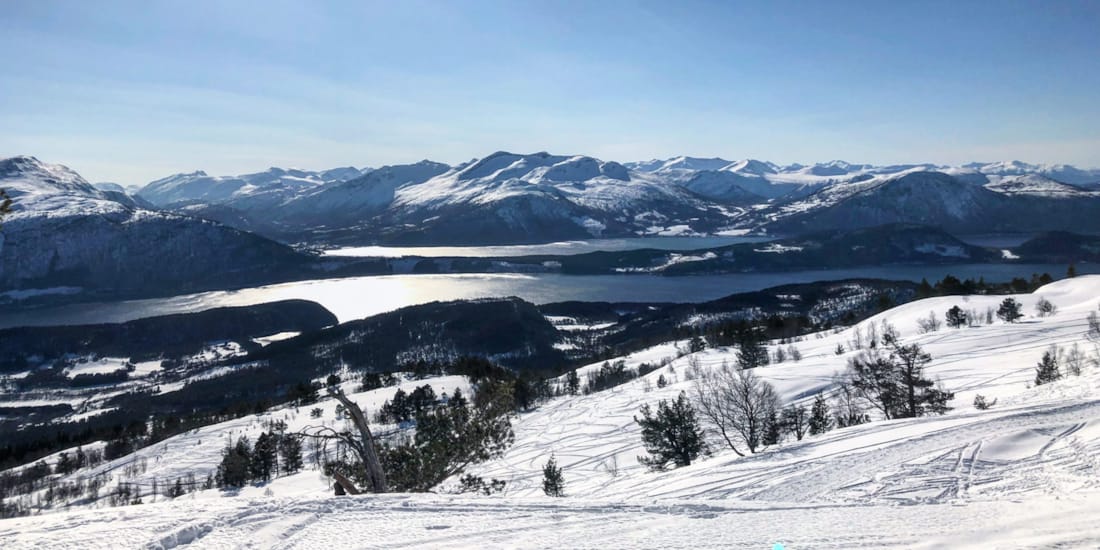 Flott skiføre og strålende sol på Strengen i Nordmøre