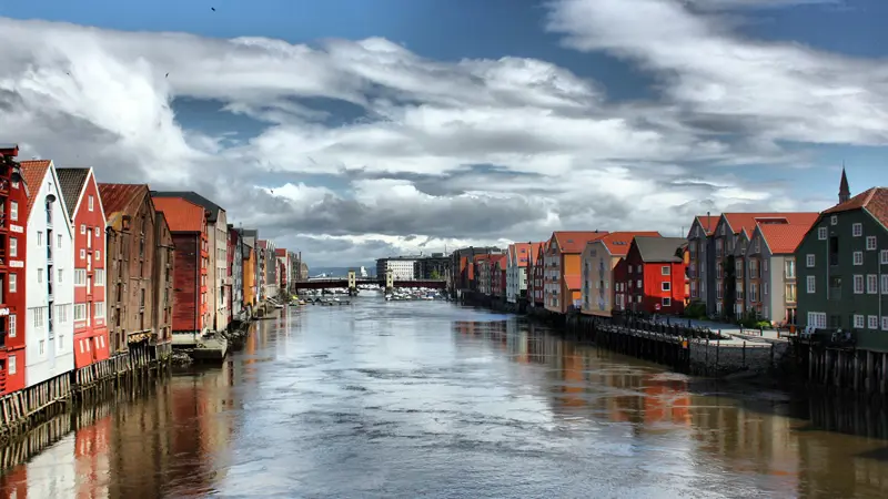 Nidelva og bryggene i Trondheim