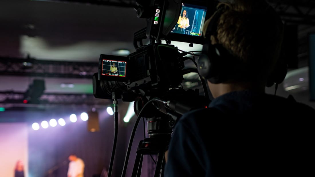 Kameramann som filmer og streamer live-event