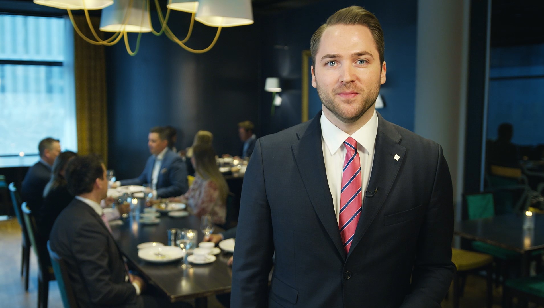 Konferansevert og gjester på Scala Restaurant