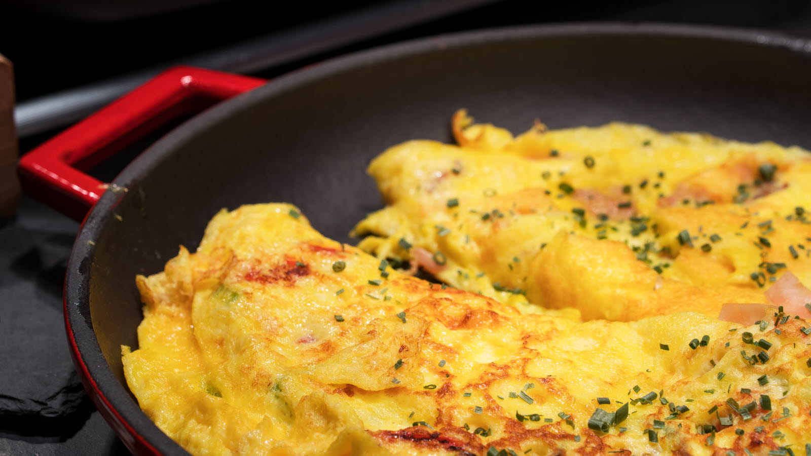 Frokosttallerken med kaffe og juice