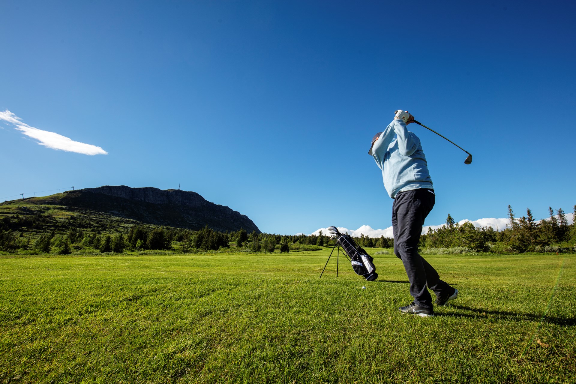 Mannlig golfspiller på Skeikampen