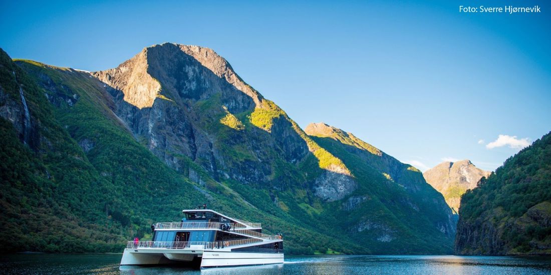 Foto: Sverre Hjørnevik Cruise i norsk fjord