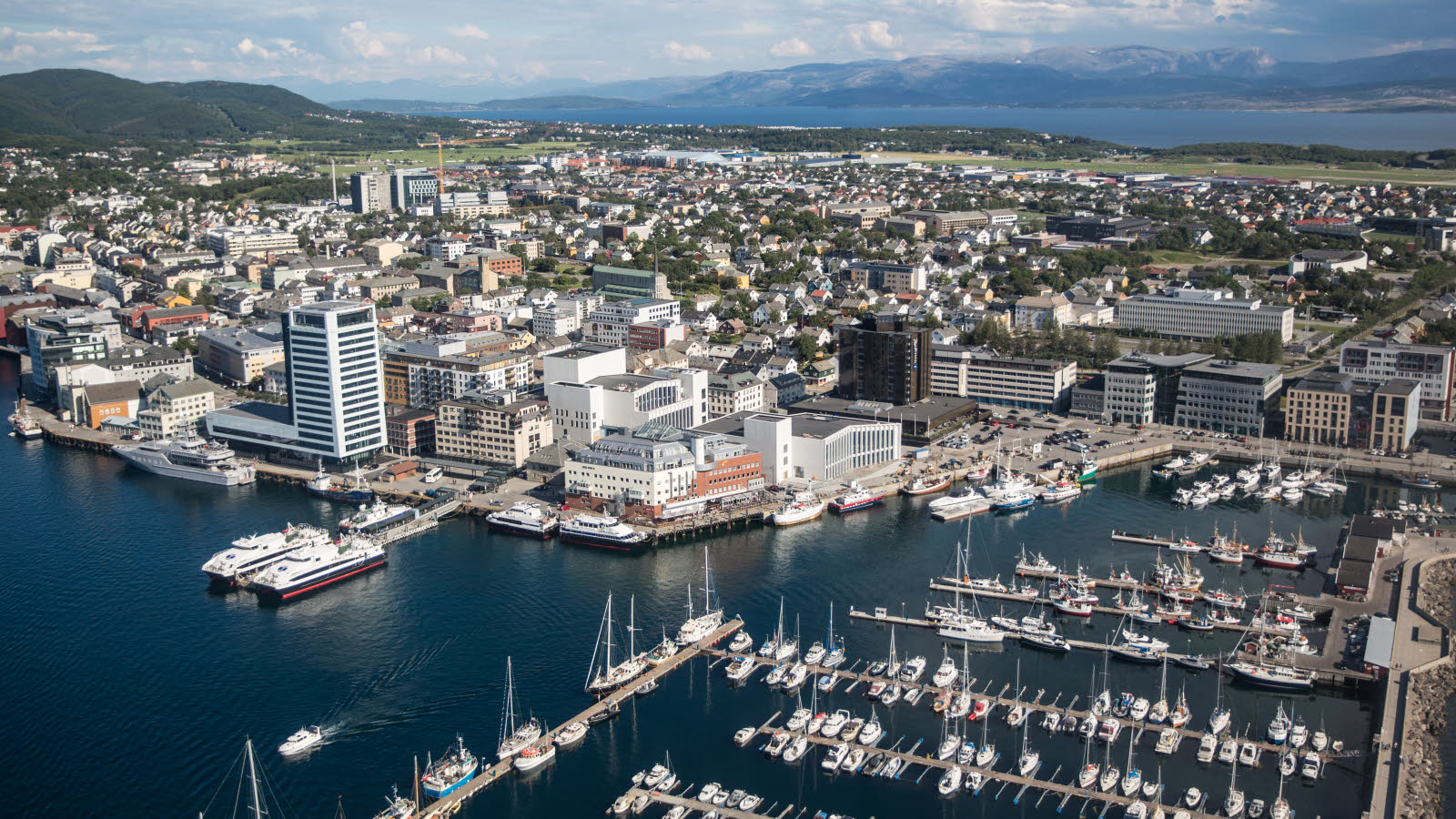 Oversiktsbilde over Bodø, tatt fra lufta.