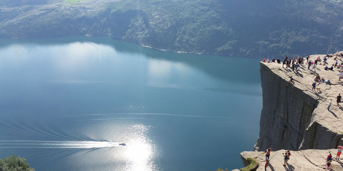 Per Eide / visitnorway.com Preikestolen om sommeren