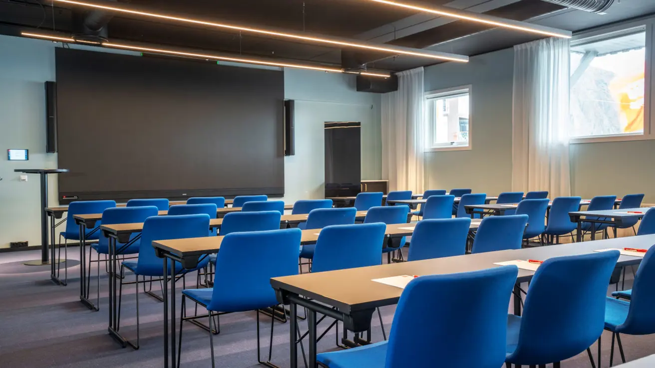 Møterom i klasseromoppsett